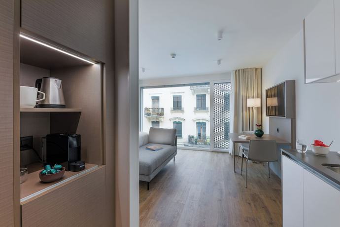 Imagen de la habitación del Hotel Base Geneva. Foto 8