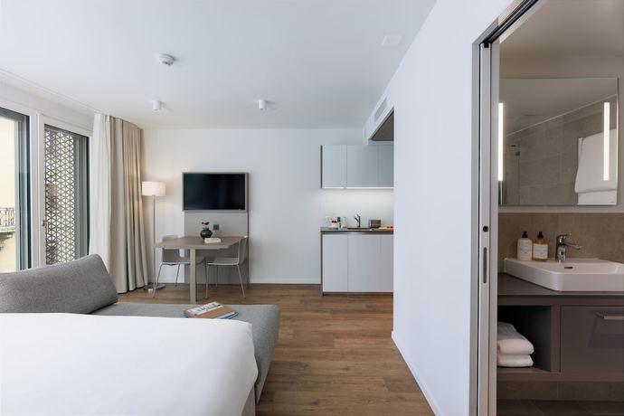 Imagen de la habitación del Hotel Base Geneva. Foto 9