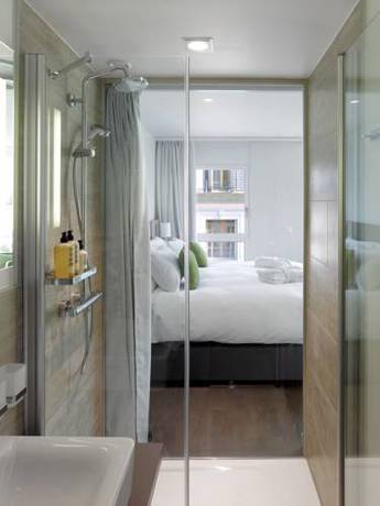 Imagen de la habitación del Hotel Base Nyon. Foto 10