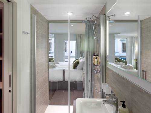 Imagen de la habitación del Hotel Base Nyon. Foto 13