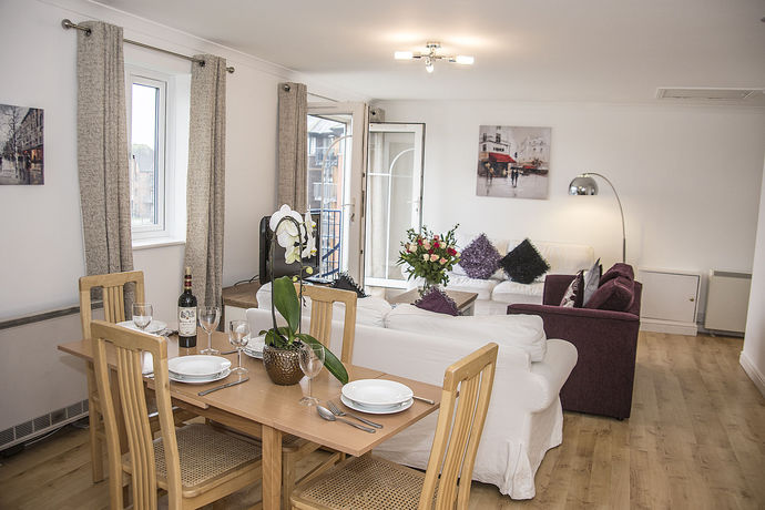 Imagen general del Hotel Base Serviced Apartments - The Docks. Foto 2