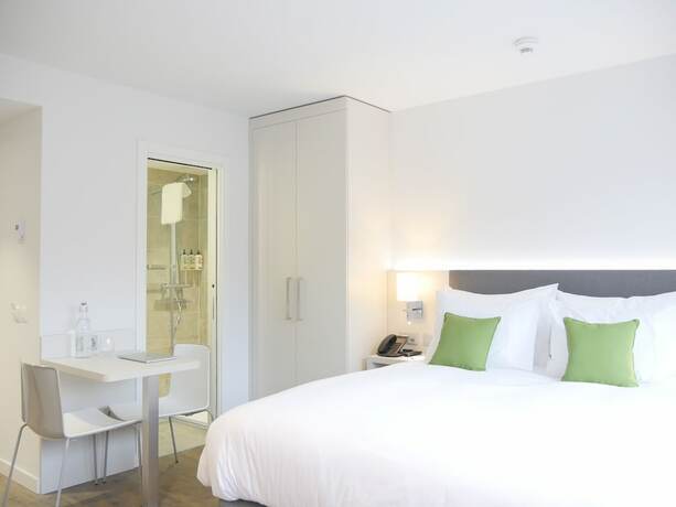 Imagen de la habitación del Hotel Base Vevey. Foto 16