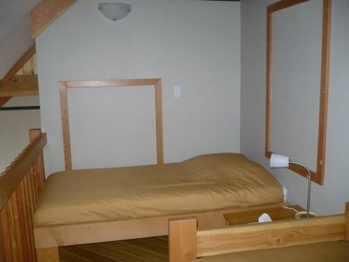 Imagen de la habitación del Hotel Basecamp Lodge Golden. Foto 4