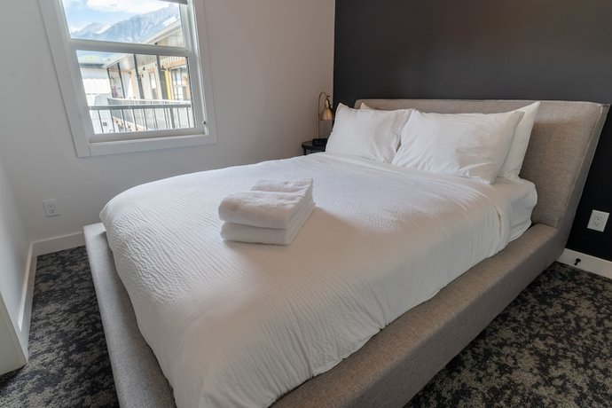 Imagen de la habitación del Hotel Basecamp Suites Canmore. Foto 12