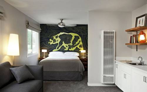 Imagen de la habitación del Hotel Basecamp Tahoe South. Foto 11