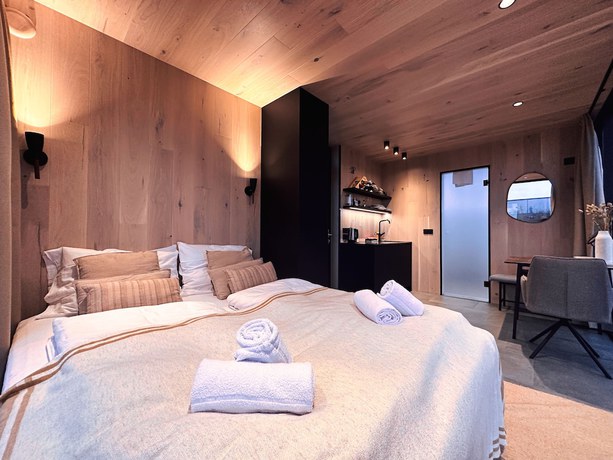 Imagen de la habitación del Hotel Basecamp Tiny House Eco-Resort. Foto 5