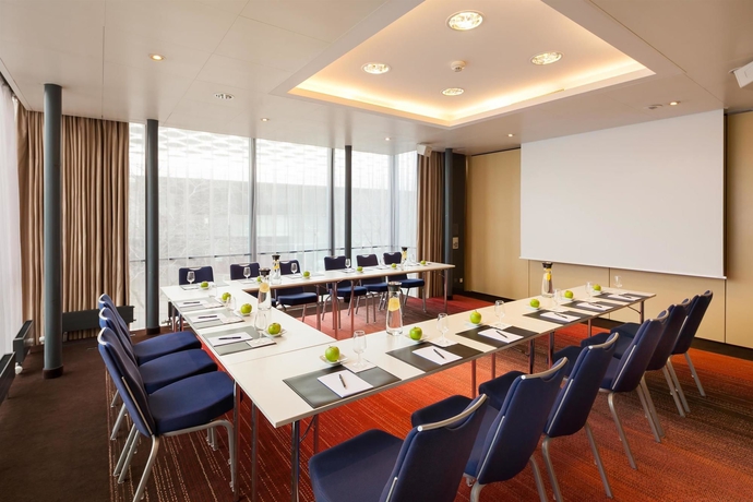 Imagen de los interiores del Hotel Basel Marriott. Foto 14