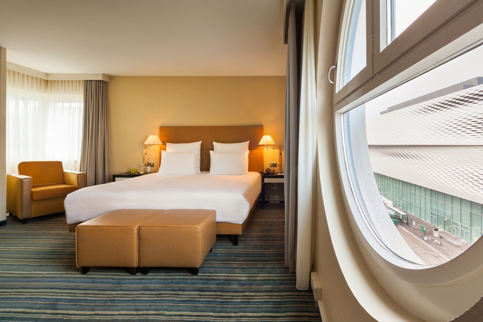 Imagen de la habitación del Hotel Basel Marriott. Foto 8