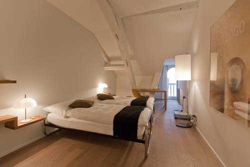 Imagen de la habitación del Hotel Baseltor. Foto 13