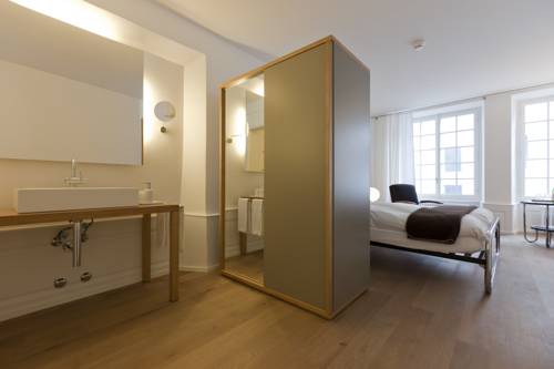 Imagen de la habitación del Hotel Baseltor. Foto 16