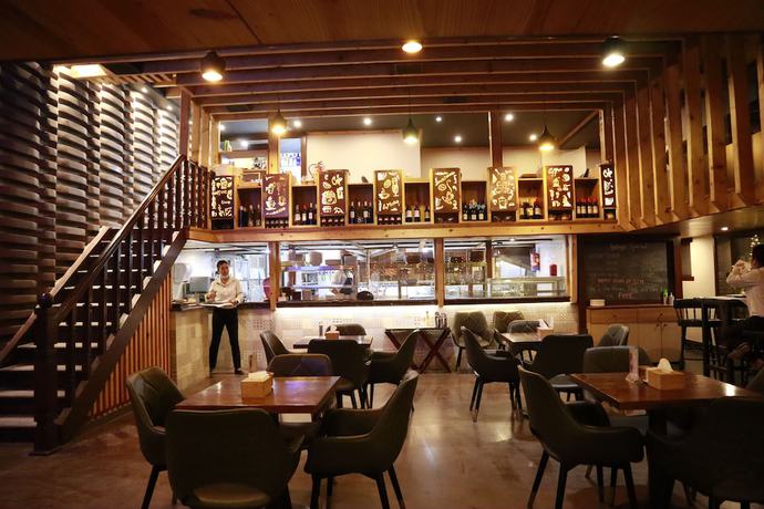 Imagen del bar/restaurante del Hotel Basera Boutique. Foto 5