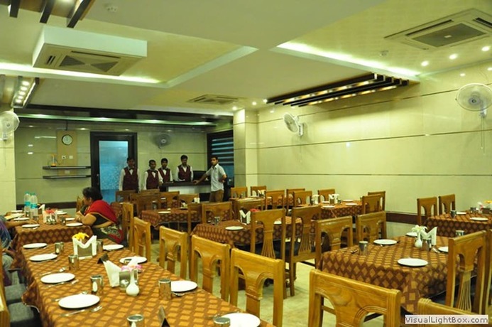 Imagen del bar/restaurante del Hotel Basera Brij Bhoomi. Foto 8