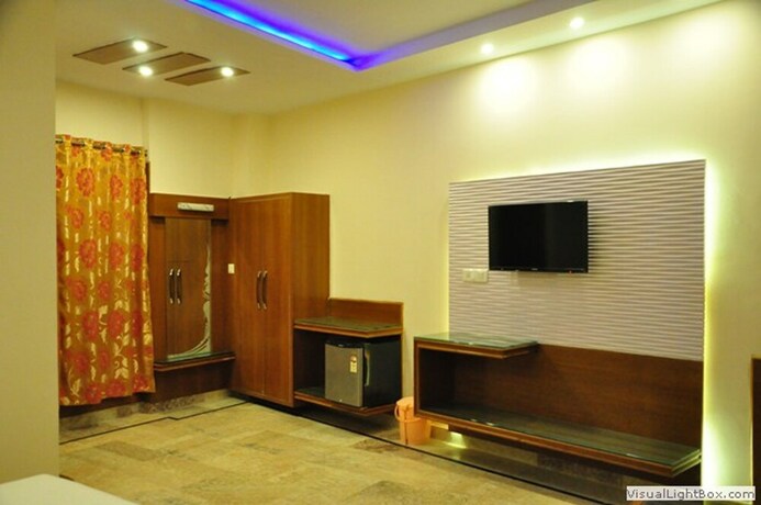 Imagen de la habitación del Hotel Basera Brij Bhoomi. Foto 15