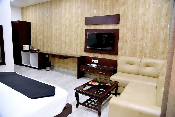 Imagen de la habitación del Hotel Basera, Mathura. Foto 6