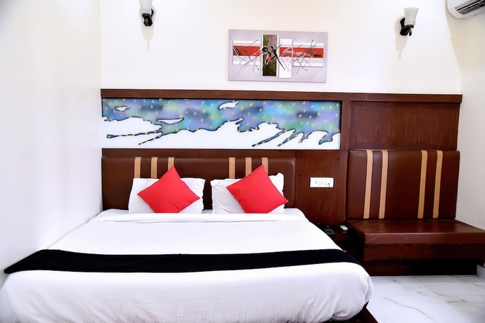Imagen de la habitación del Hotel Basera, Mathura. Foto 10