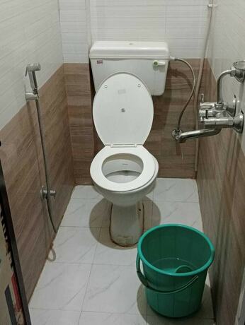 Imagen de la habitación del Hotel Basera, Patna. Foto 16