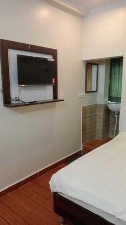 Imagen de la habitación del Hotel Basera, Patna. Foto 18