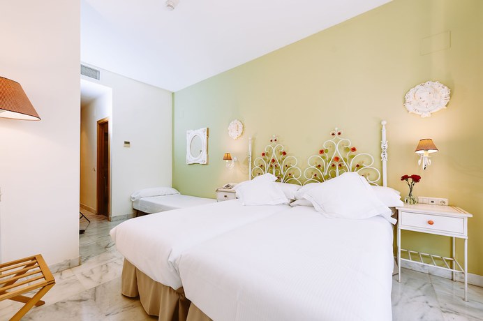 Imagen de la habitación del Hotel Basic Doña Manuela. Foto 5