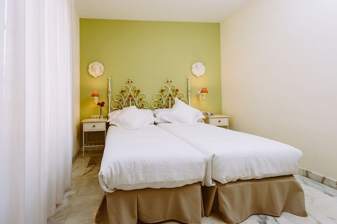 Imagen de la habitación del Hotel Basic Doña Manuela. Foto 6