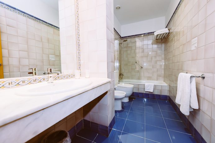 Imagen de la habitación del Hotel Basic Doña Manuela. Foto 9