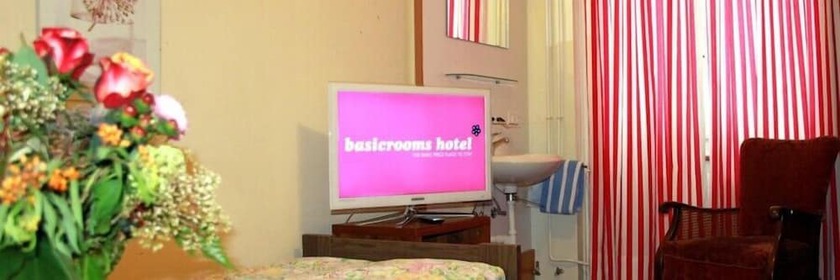 Imagen de la habitación del Hotel BasicRooms. Foto 7