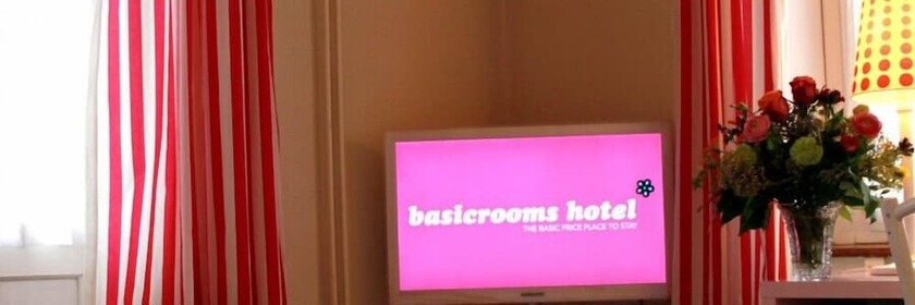 Imagen de la habitación del Hotel BasicRooms. Foto 11