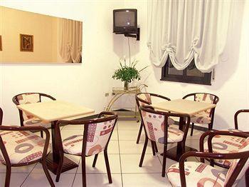 Imagen del bar/restaurante del Hotel Basilea, Bellaria-Igea Marina. Foto 5