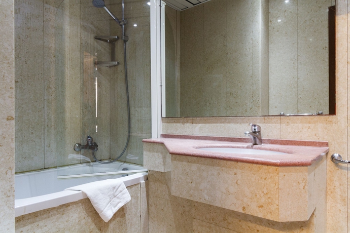 Imagen de la habitación del Hotel Basilea, Florencia. Foto 8