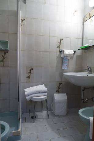 Imagen de la habitación del Hotel Basilea, Florencia. Foto 16