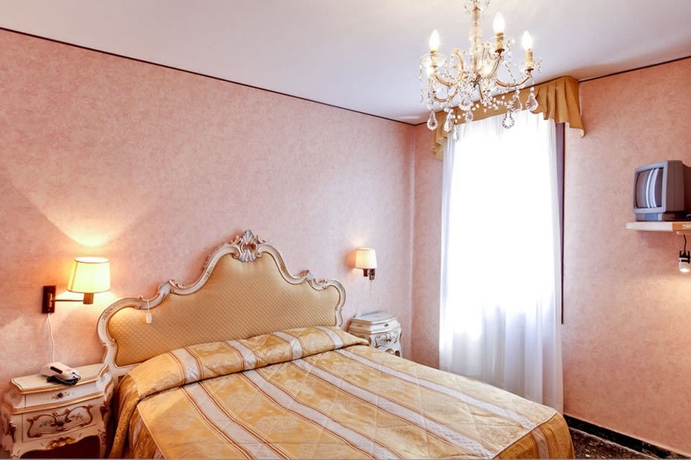 Imagen de la habitación del Hotel Basilea, Venecia. Foto 3