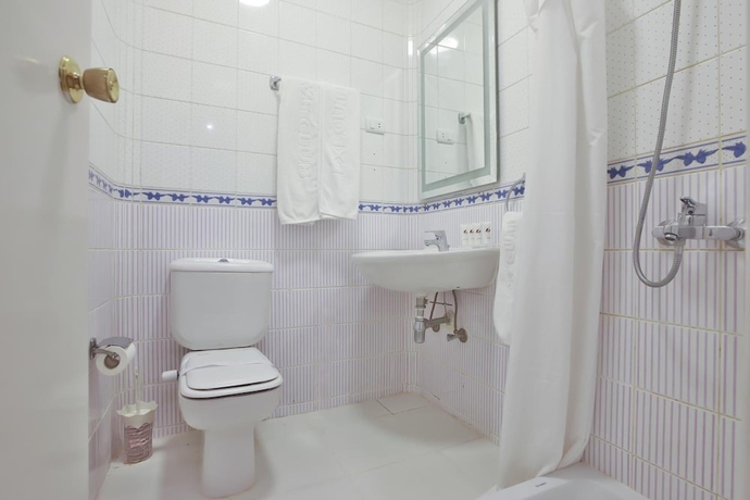 Imagen de la habitación del Hotel Basma Executive Club. Foto 17