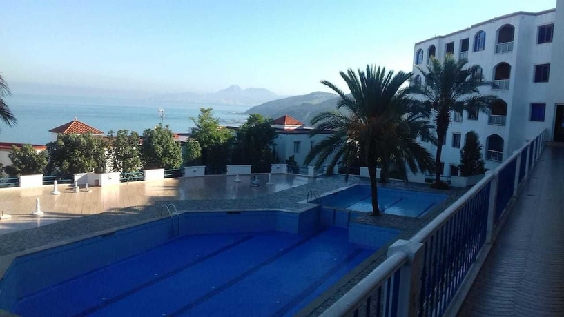 Imagen de la piscina del Hotel Basma Tarifa Beach. Foto 17