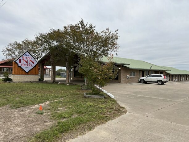 Imagen general del Hotel Bass Inn - Choke Canyon National Park. Foto 3