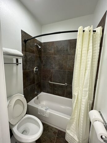 Imagen general del Hotel Bass Inn - Choke Canyon National Park. Foto 6