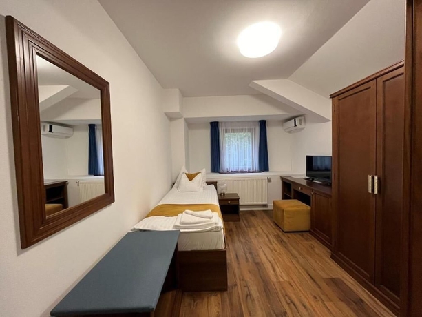 Imagen de la habitación del Hotel Bassiana. Foto 8