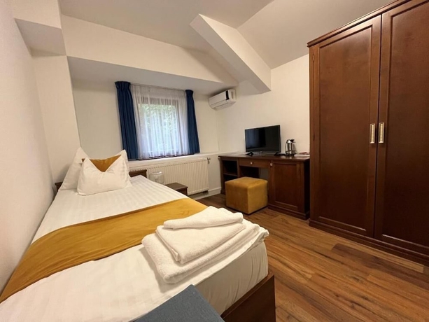 Imagen de la habitación del Hotel Bassiana. Foto 9