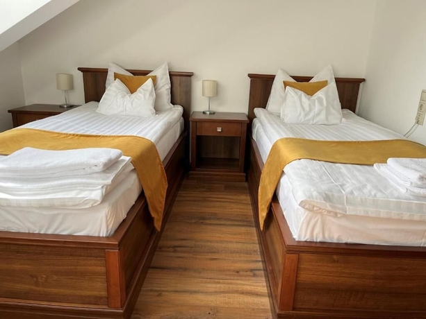Imagen de la habitación del Hotel Bassiana. Foto 10