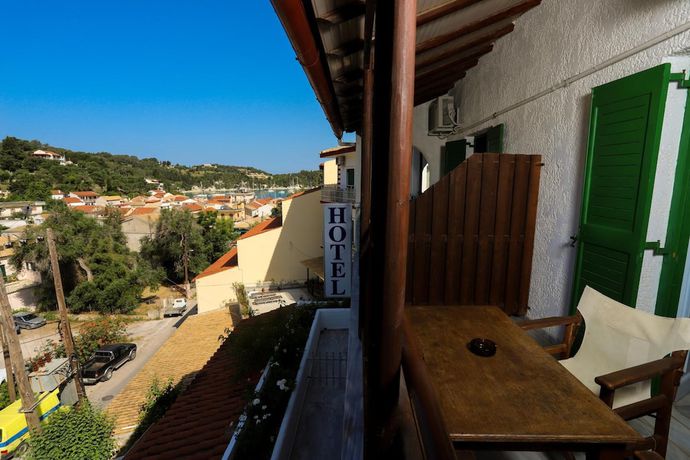 Imagen de la habitación del Hotel Bastas and Studios. Foto 10