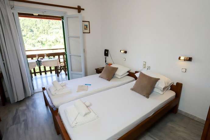 Imagen de la habitación del Hotel Bastas and Studios. Foto 11