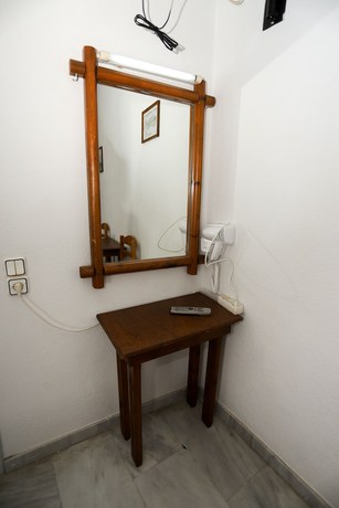 Imagen de la habitación del Hotel Bastas and Studios. Foto 13