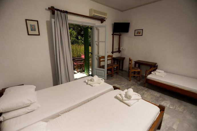 Imagen de la habitación del Hotel Bastas and Studios. Foto 15