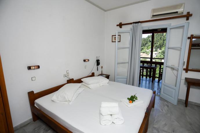 Imagen de la habitación del Hotel Bastas and Studios. Foto 17