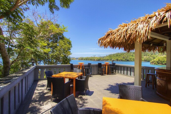 Imagen del bar/restaurante del Hotel Bastianos Lembeh Dive Resort. Foto 22