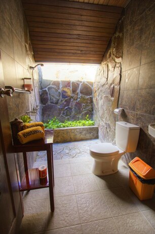 Imagen de la habitación del Hotel Bastianos Lembeh Dive Resort. Foto 29