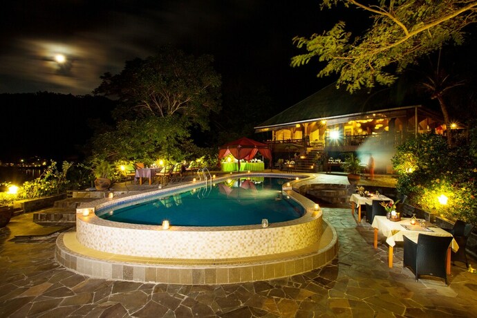 Imagen de la piscina del Hotel Bastianos Lembeh Dive Resort. Foto 37