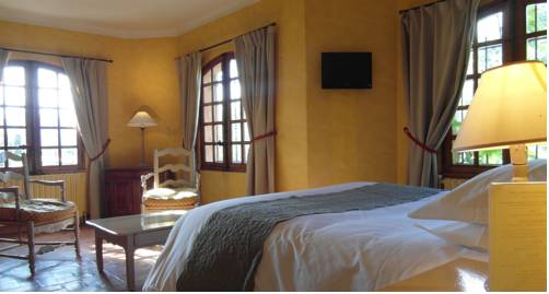 Imagen de la habitación del Hotel Bastide Relais Magdeleine. Foto 12