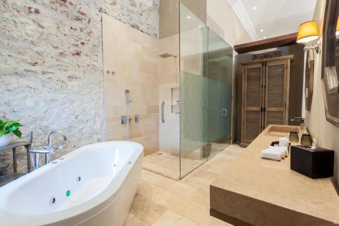 Imagen general del Hotel Bastión Luxury. Foto 4