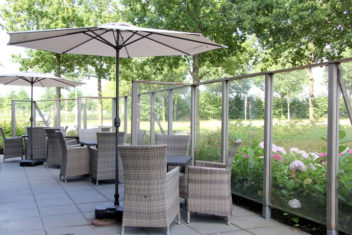 Imagen de los exteriores del Hotel Bastion Breda. Foto 11