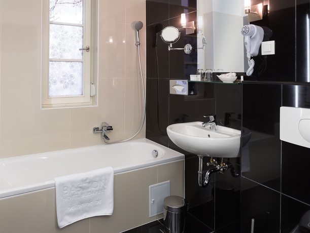 Imagen de la habitación del Hotel Bastion Hotel Budapest. Foto 4