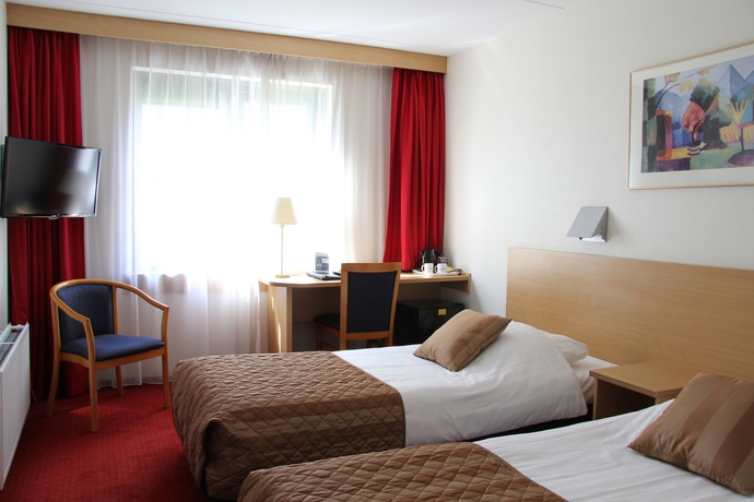 Imagen de la habitación del Hotel Bastion Leiden Oegstgeest. Foto 8